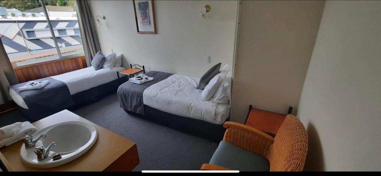 Mt Lyell Motor Inn Куінстаун Екстер'єр фото