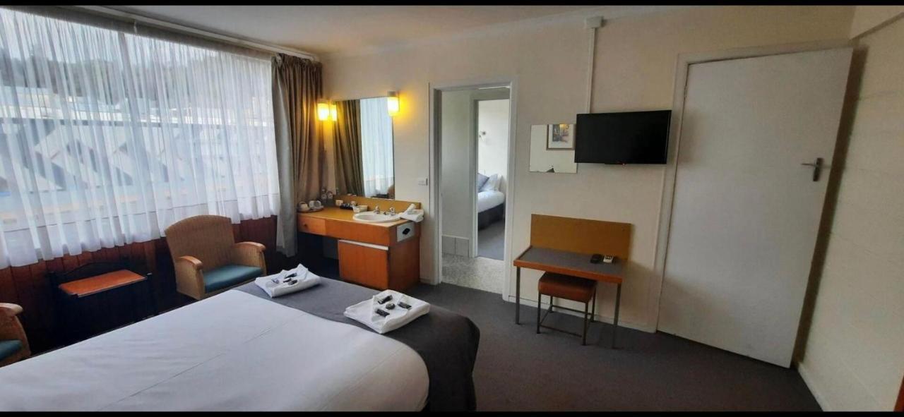 Mt Lyell Motor Inn Куінстаун Екстер'єр фото
