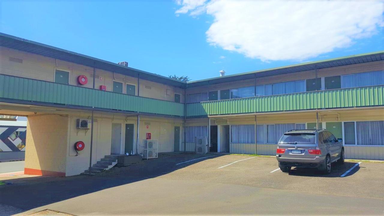 Mt Lyell Motor Inn Куінстаун Екстер'єр фото