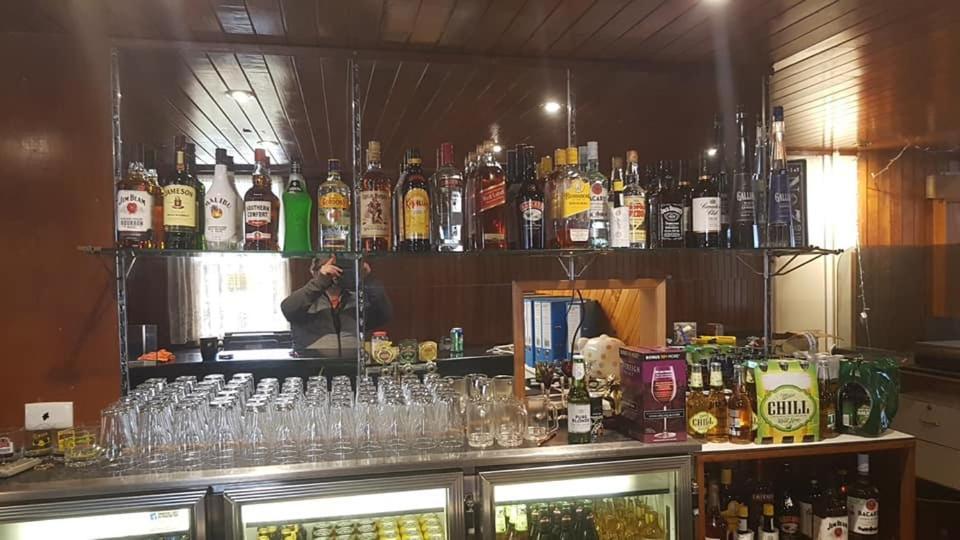 Mt Lyell Motor Inn Куінстаун Екстер'єр фото