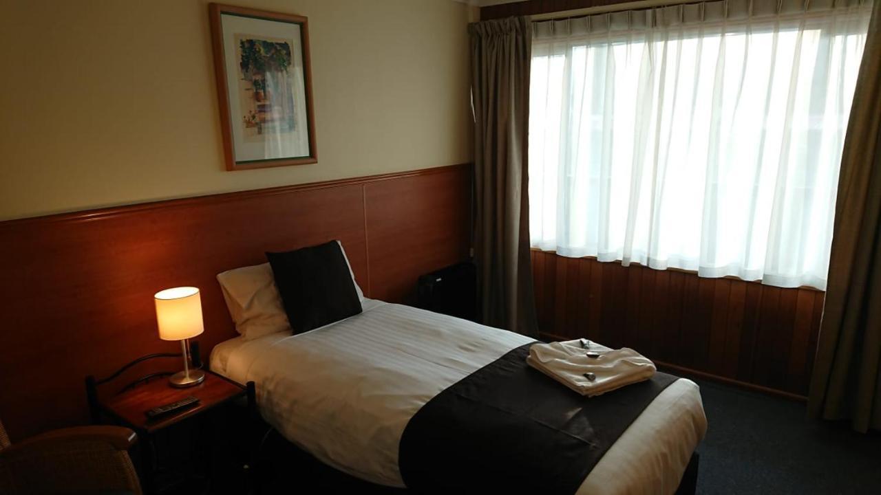 Mt Lyell Motor Inn Куінстаун Екстер'єр фото